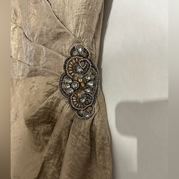 Jessica Howard Champagne Gold Sleeveless Cocktail Dress Bead Accent Y2K Size 10 - Picture 3 of 10